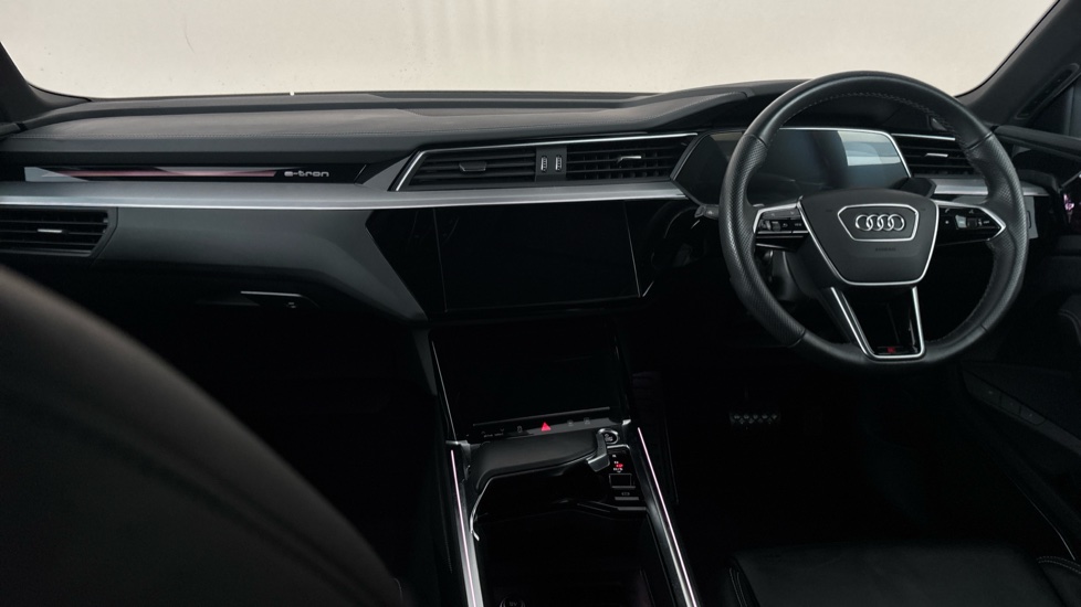 AUDI E-TRON Image 11