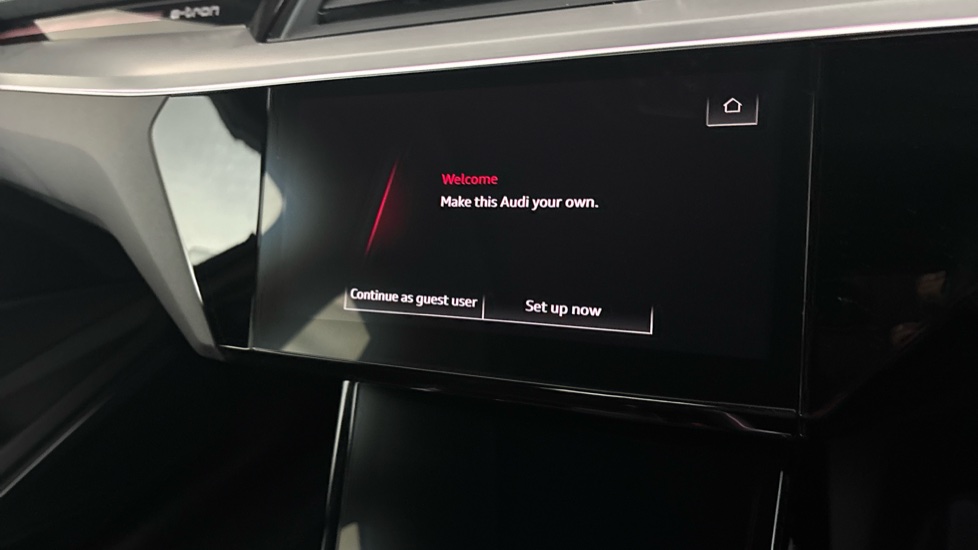 AUDI E-TRON Image 12