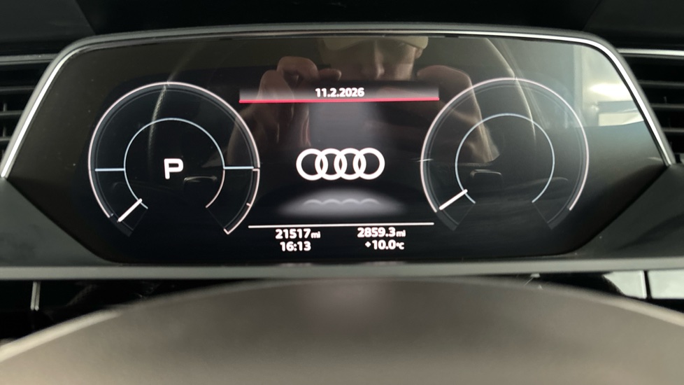 AUDI E-TRON Image 13