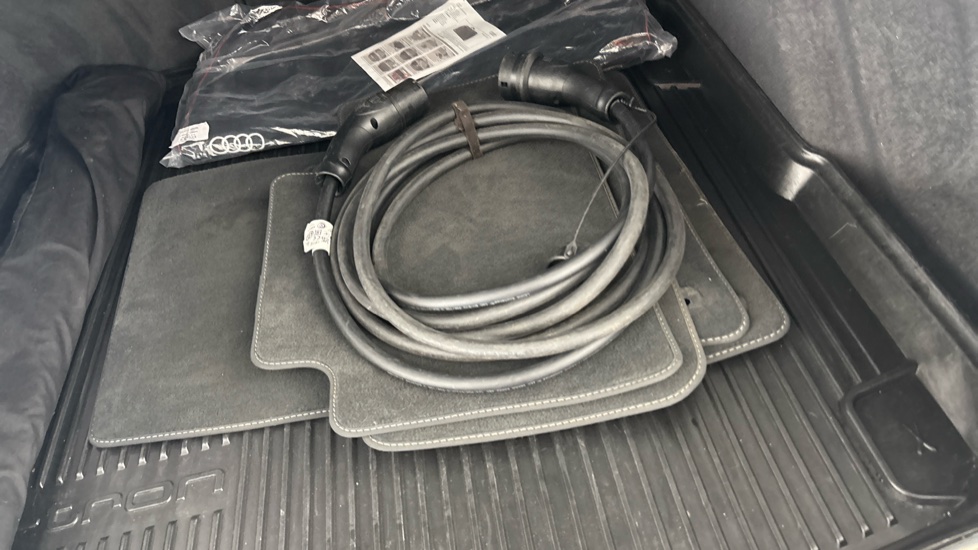 AUDI E-TRON Image 22