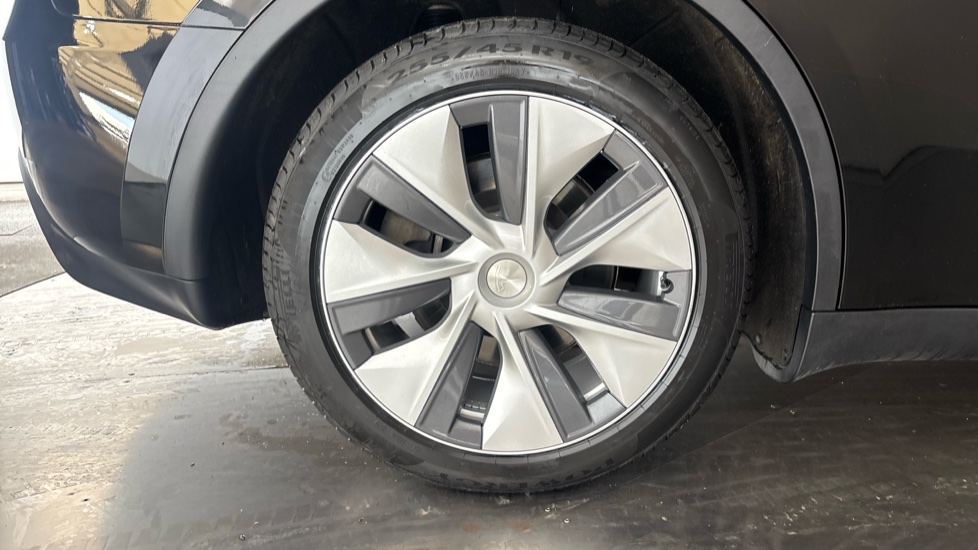 TESLA MODEL Y HATCHBACK Long Range AWD 5dr Auto