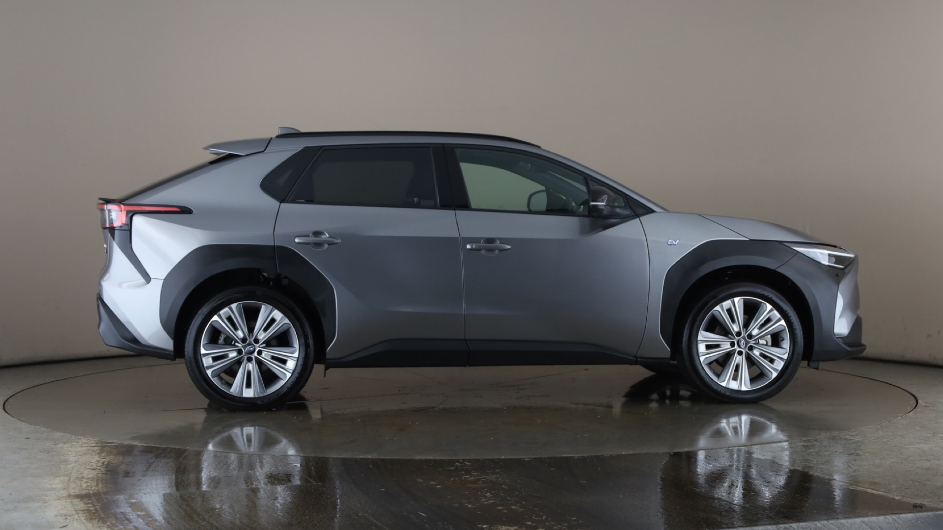 4058609 150kW Touring 71.4kWh 5dr Auto AWD