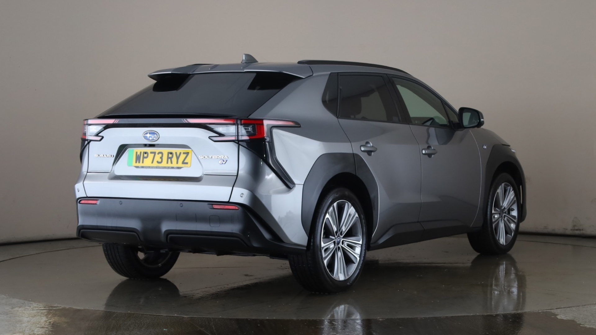 4058609 150kW Touring 71.4kWh 5dr Auto AWD