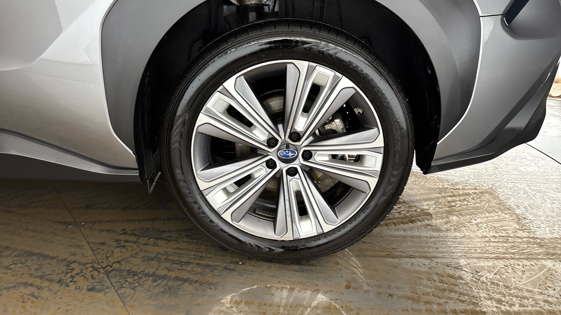 4058609 150kW Touring 71.4kWh 5dr Auto AWD