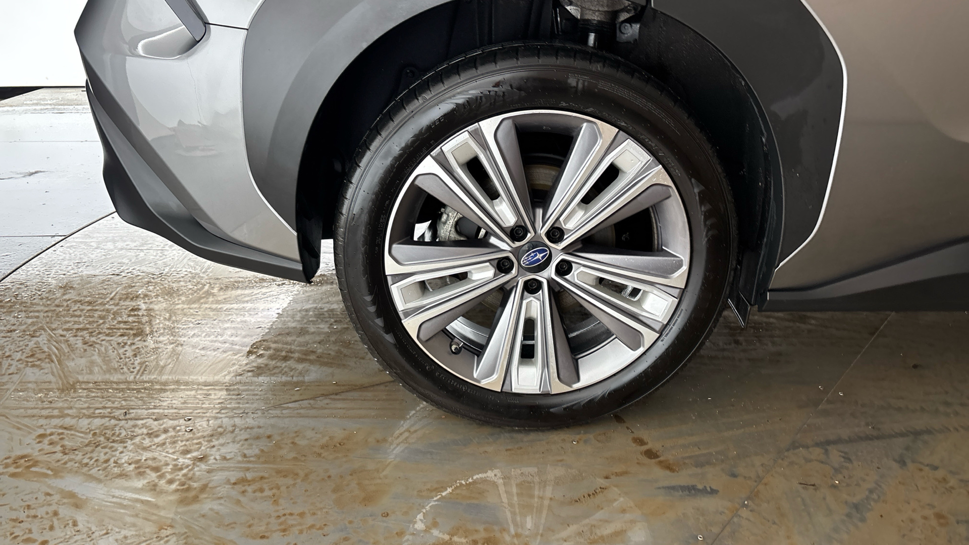 4058609 150kW Touring 71.4kWh 5dr Auto AWD