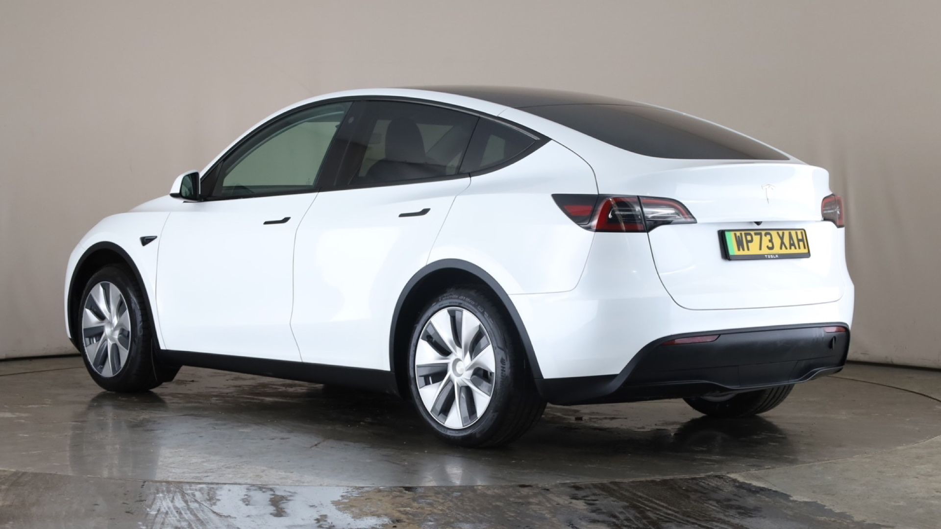 4060146 RWD 5dr Auto