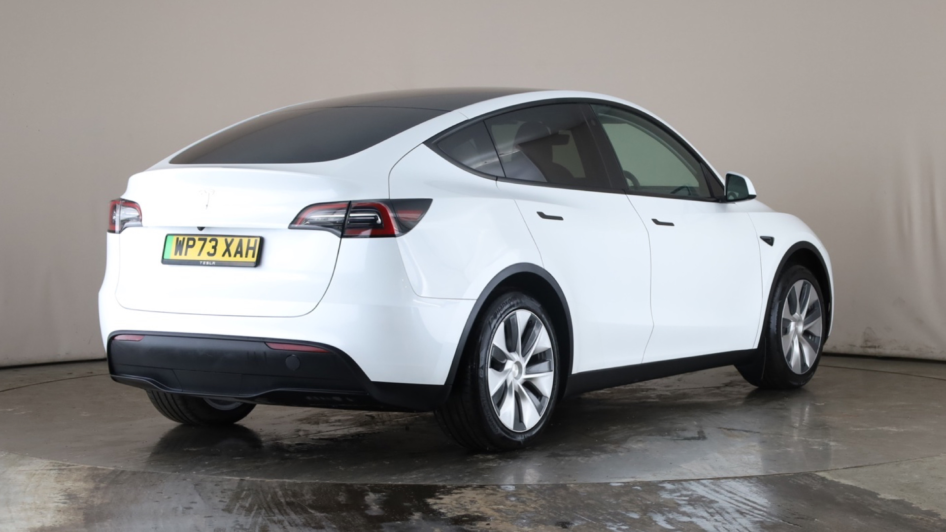 4060146 RWD 5dr Auto