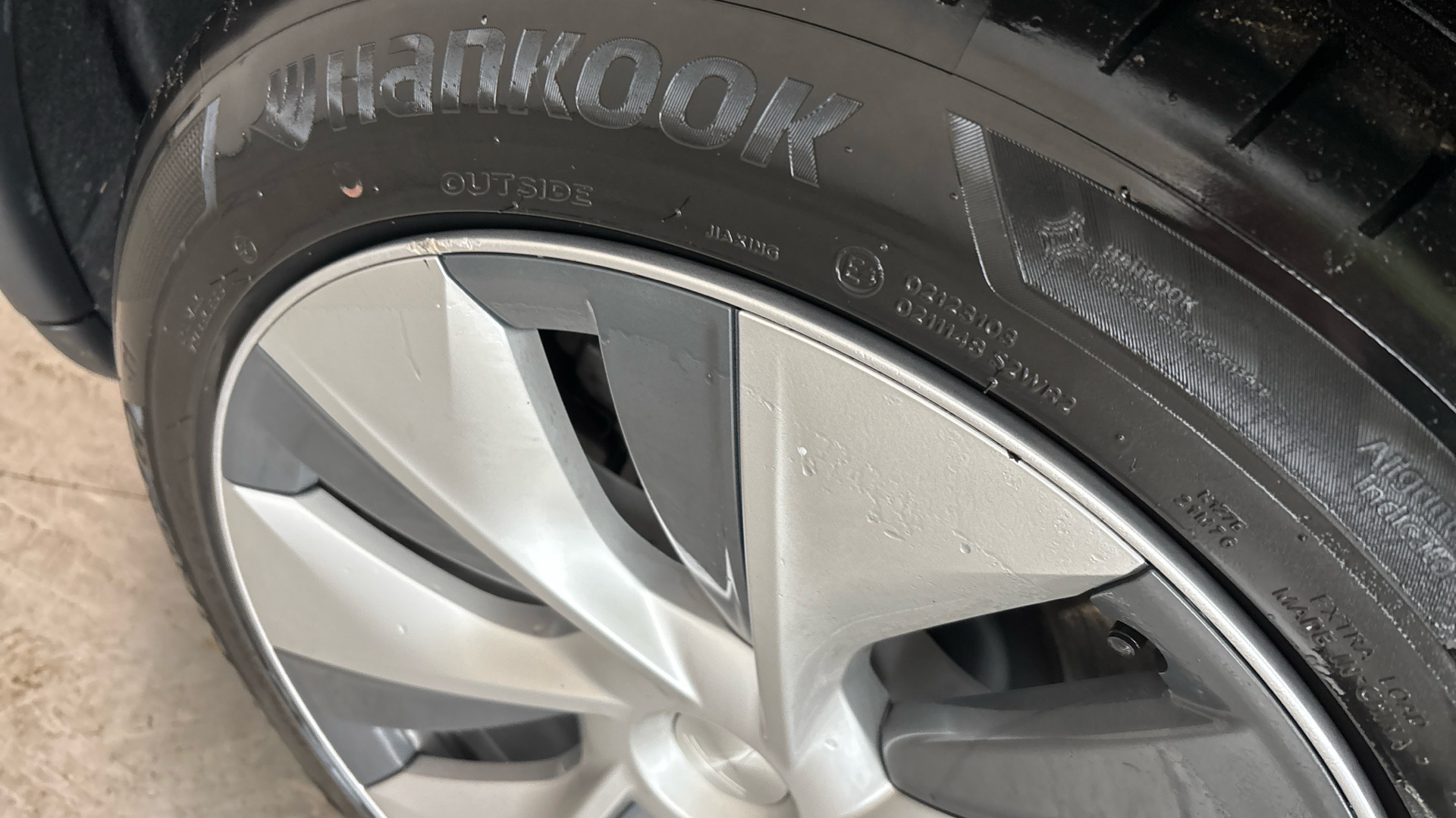 4060146 RWD 5dr Auto