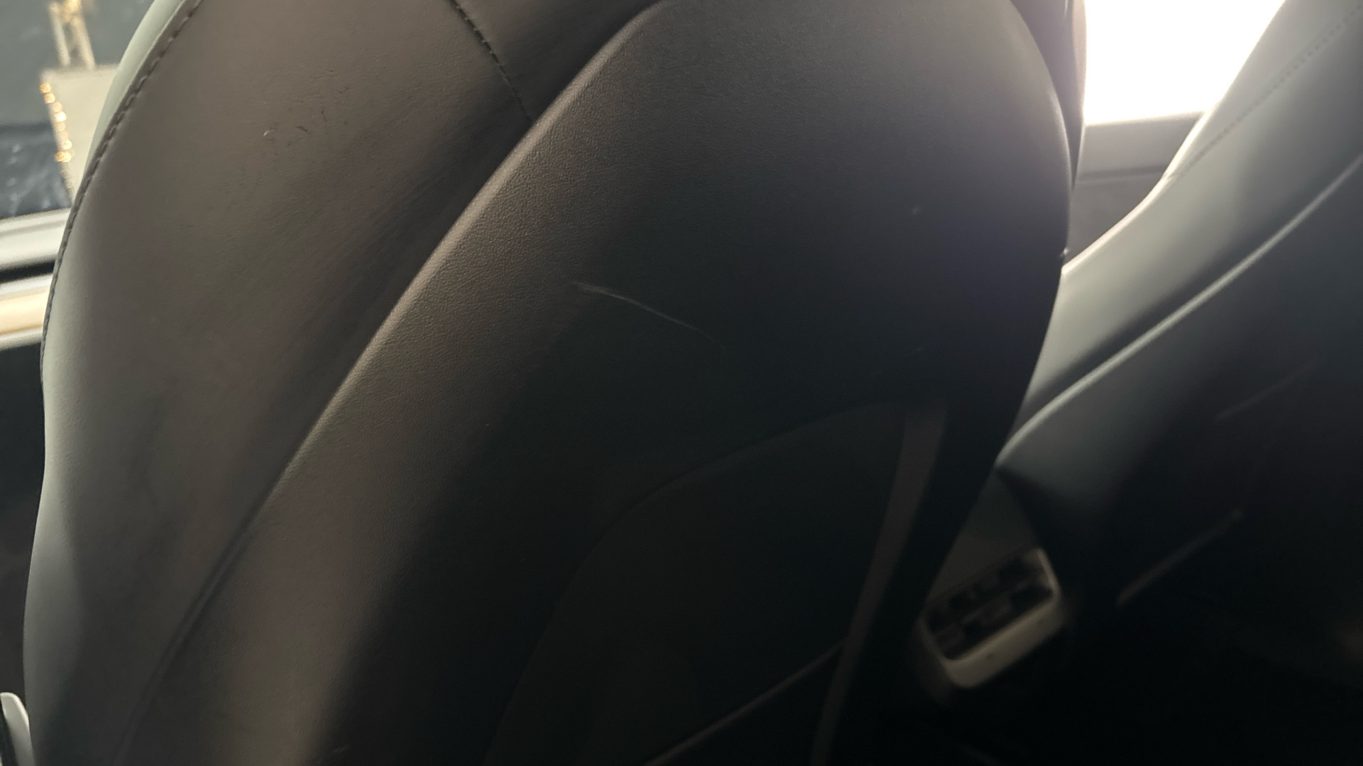 4060146 RWD 5dr Auto