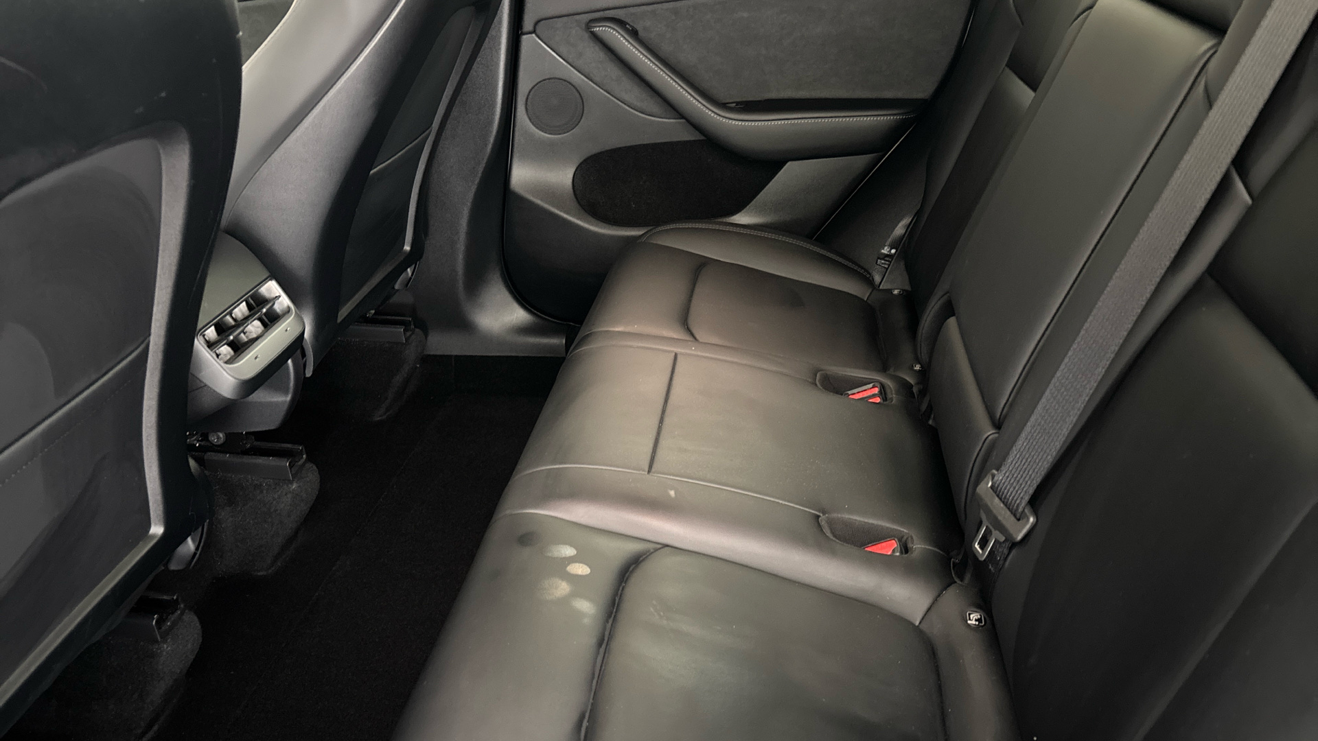 4060146 RWD 5dr Auto