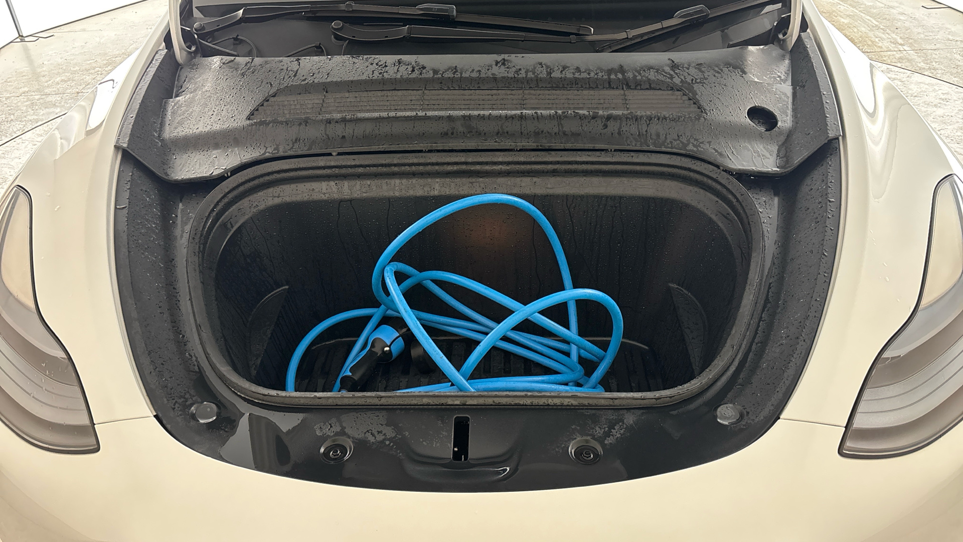 4060146 RWD 5dr Auto