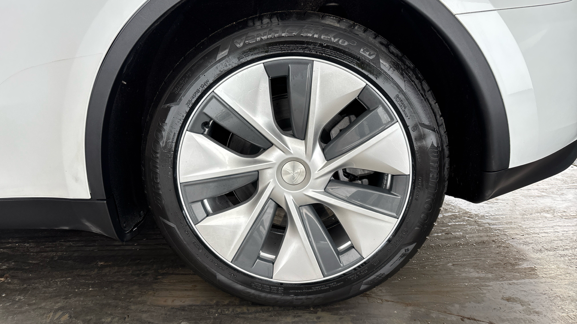 4060146 RWD 5dr Auto