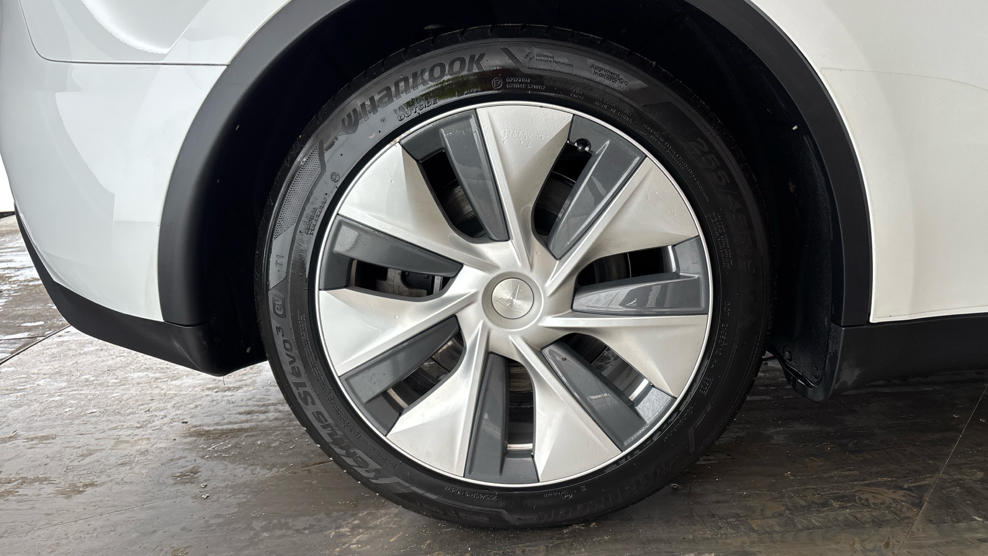 4060146 RWD 5dr Auto