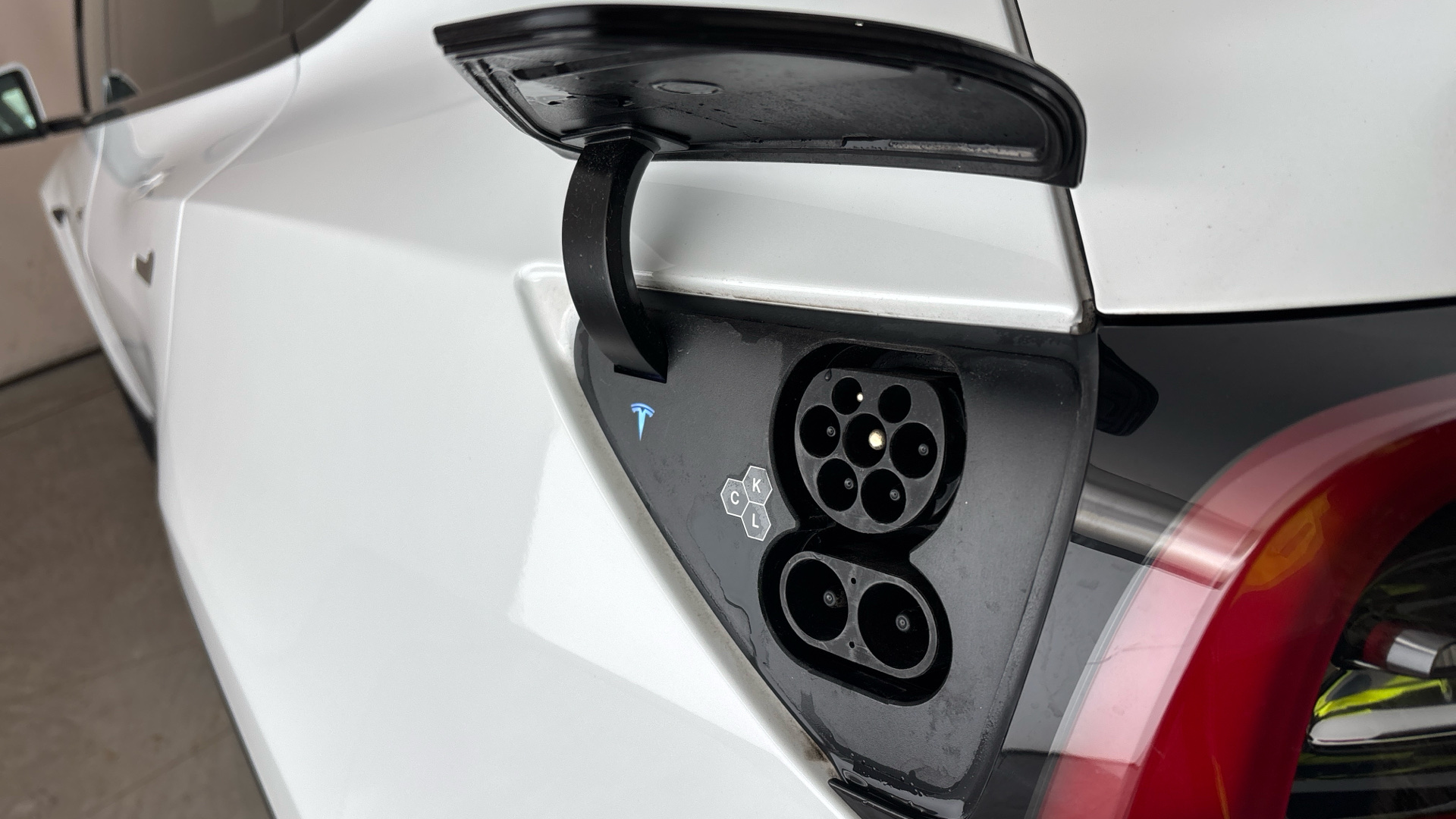 4060146 RWD 5dr Auto