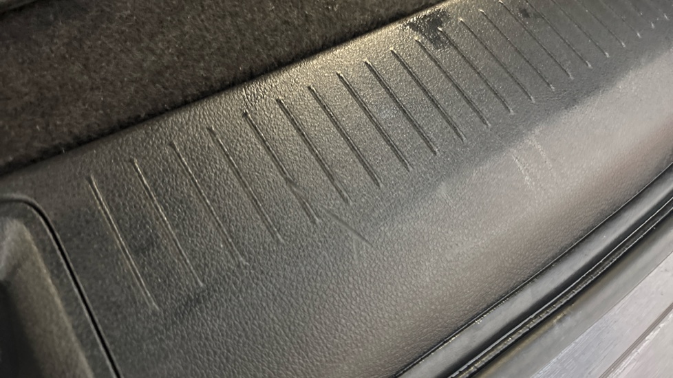 NISSAN ARIYA scratches