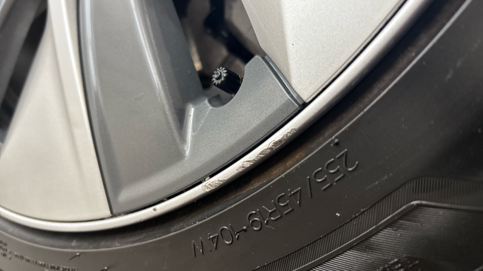 TESLA MODEL Y Scuff