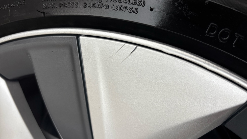 TESLA MODEL Y Scuff