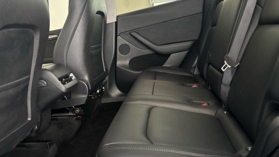 TESLA MODEL Y Image 14