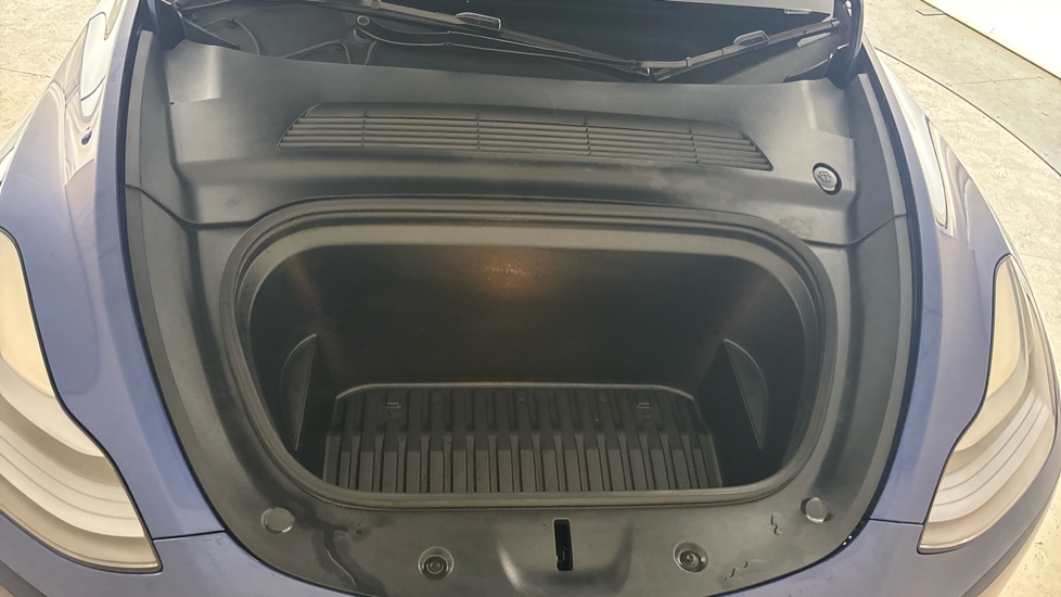 TESLA MODEL Y Image 16