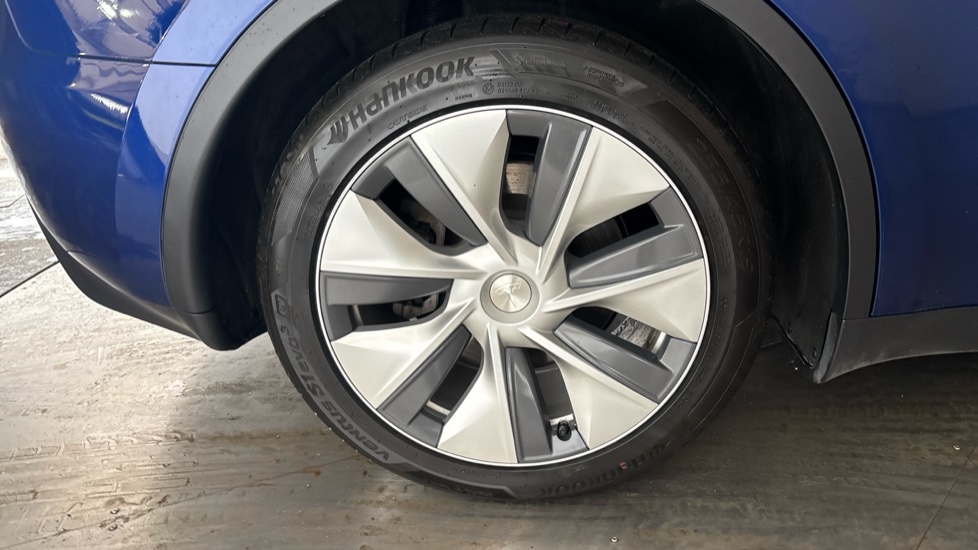 TESLA MODEL Y Image 19