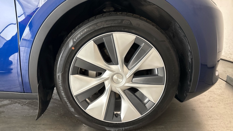 TESLA MODEL Y Image 20