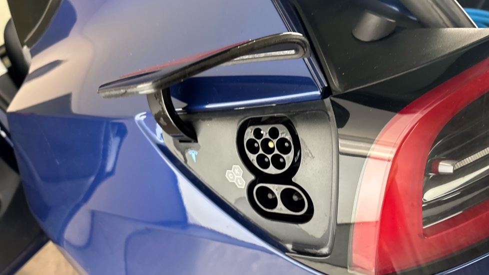 TESLA MODEL Y Image 21