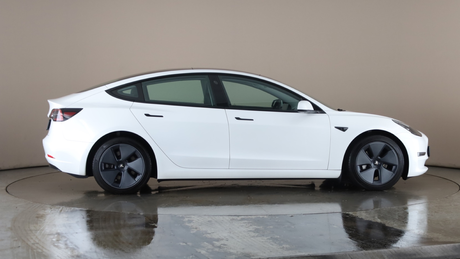 4020769 Long Range AWD 4dr Auto