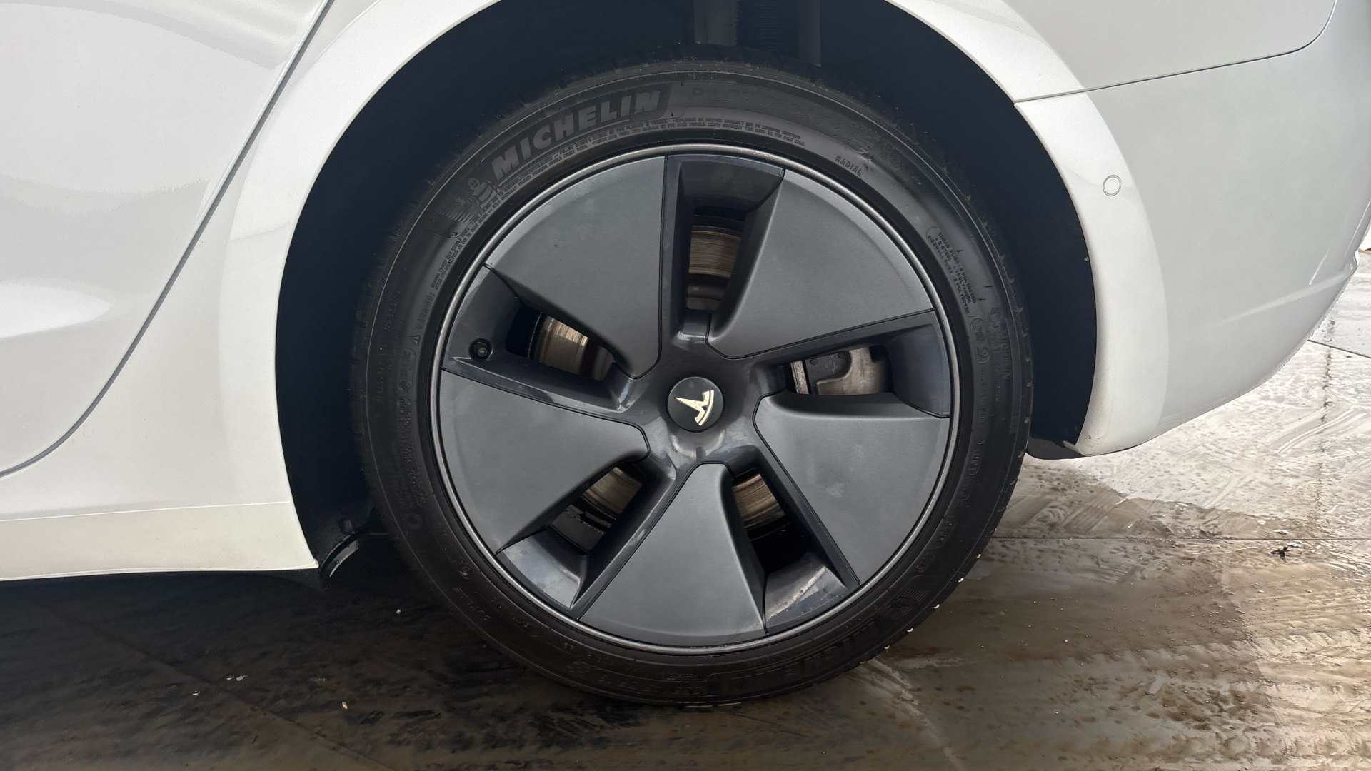 4020769 Long Range AWD 4dr Auto