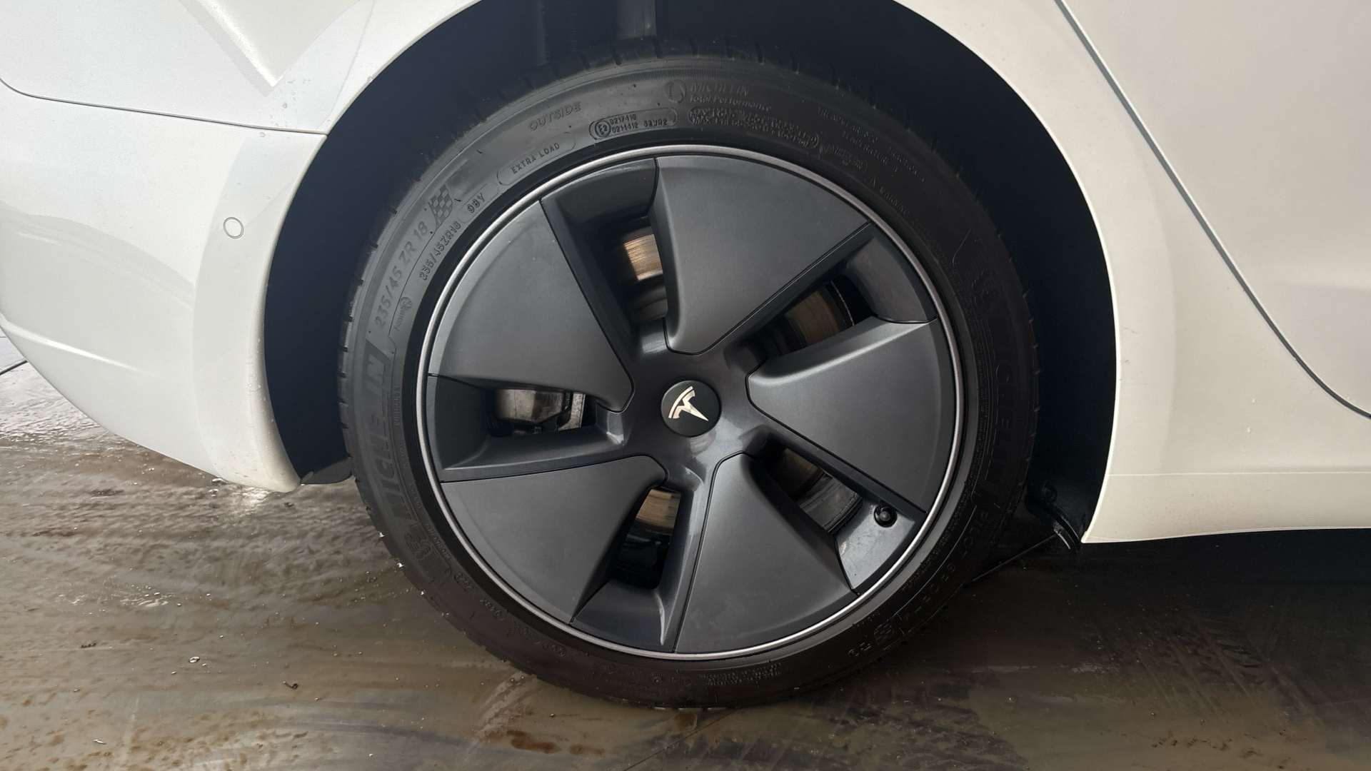 4020769 Long Range AWD 4dr Auto