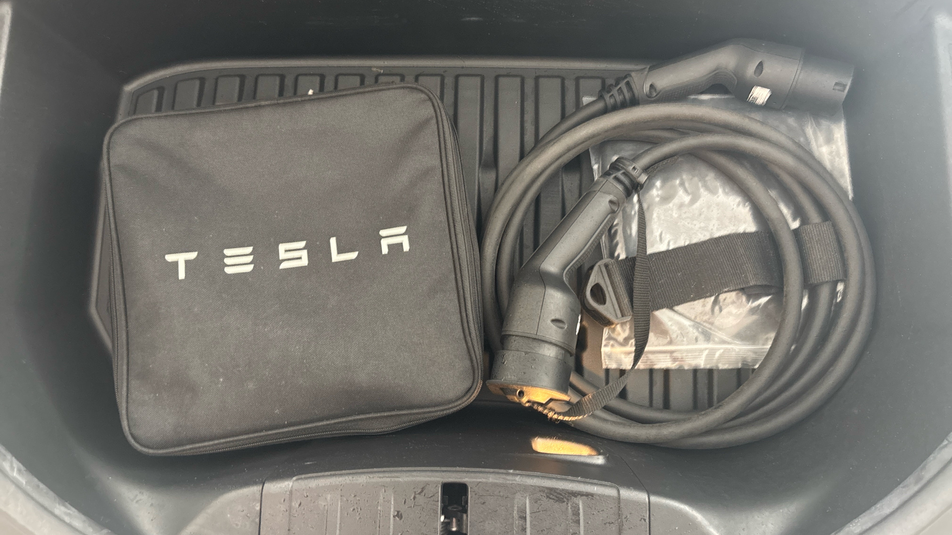 4020769 Long Range AWD 4dr Auto