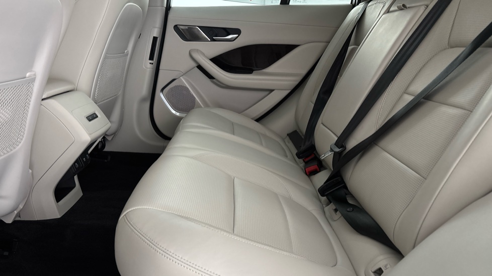 JAGUAR I-PACE Image 14
