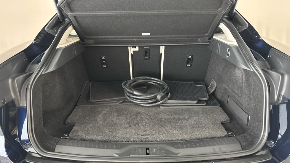 JAGUAR I-PACE Image 15