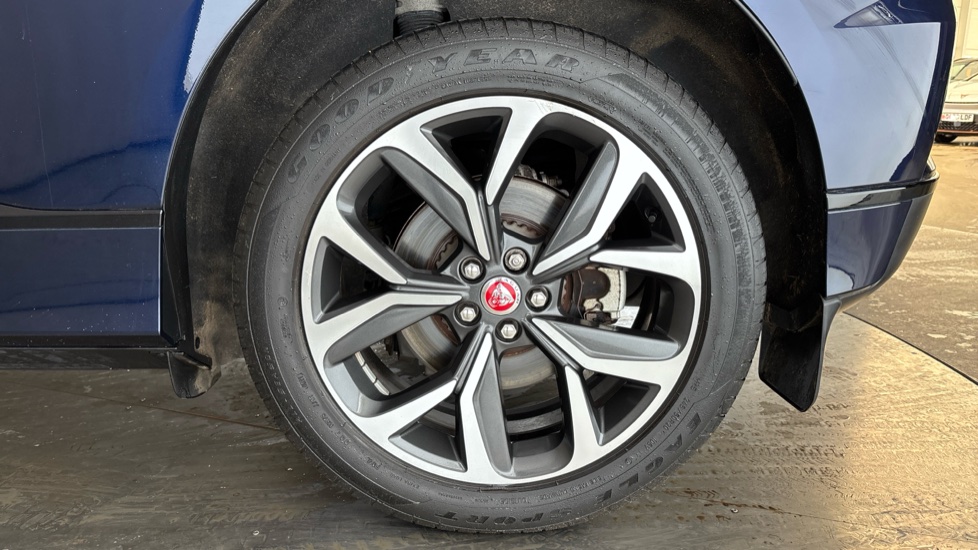JAGUAR I-PACE Image 18