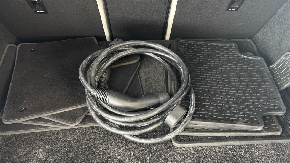 JAGUAR I-PACE Image 22