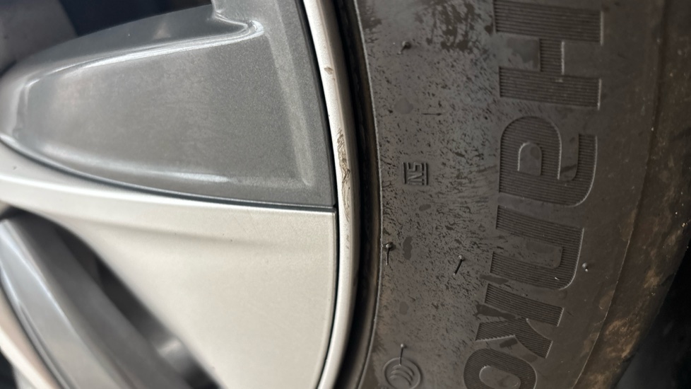TESLA MODEL Y Scuff