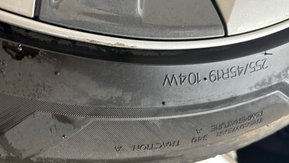 TESLA MODEL Y Scuff