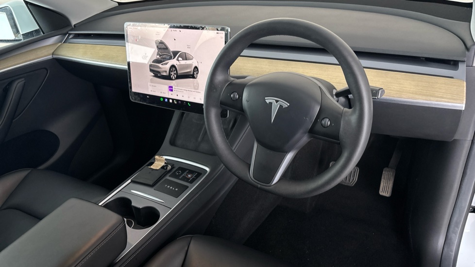 TESLA MODEL Y Image 9
