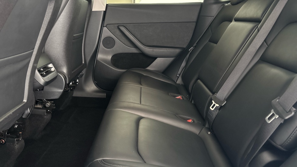 TESLA MODEL Y Image 14
