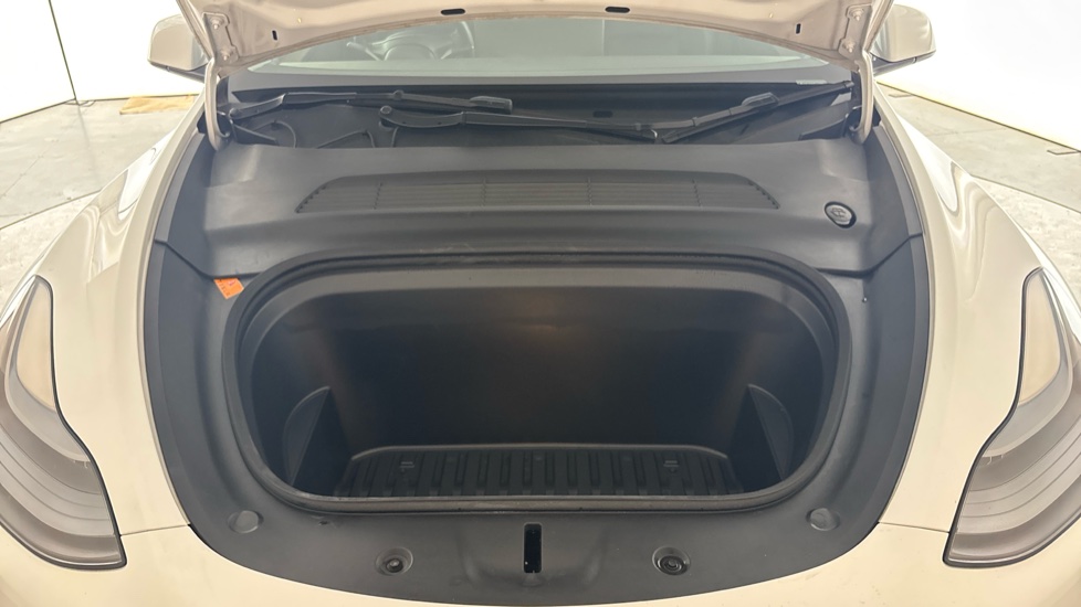 TESLA MODEL Y Image 16
