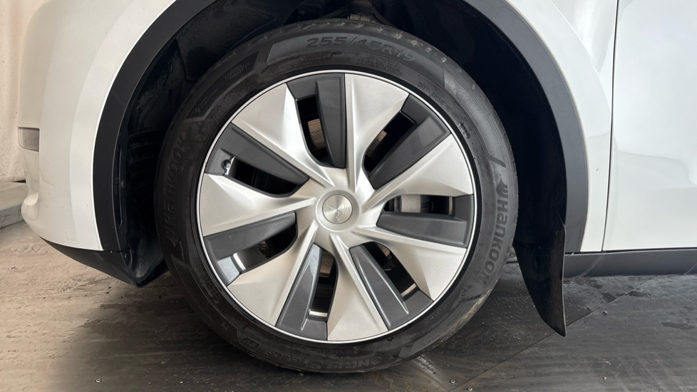 TESLA MODEL Y Image 17