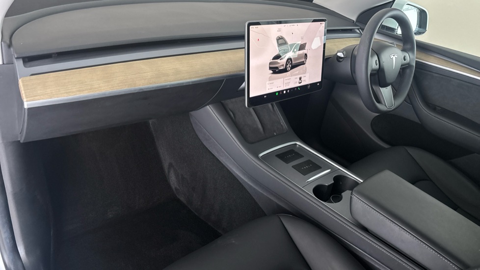 TESLA MODEL Y Image 10