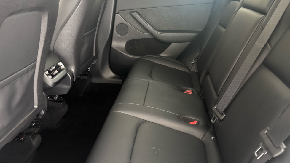 TESLA MODEL Y Image 14