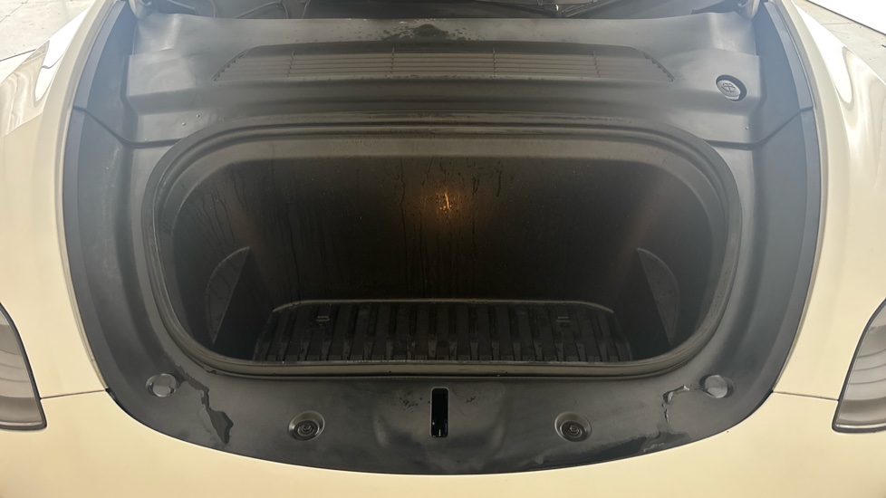 TESLA MODEL Y Image 16