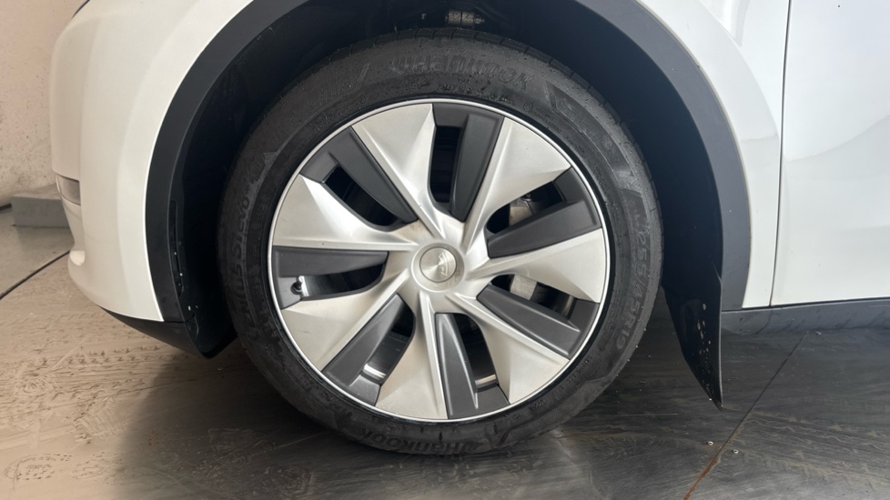 TESLA MODEL Y Image 17