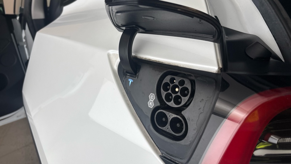 TESLA MODEL Y Image 21