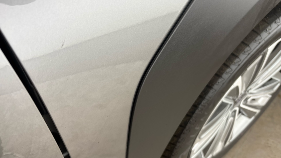 SUBARU SOLTERRA dent