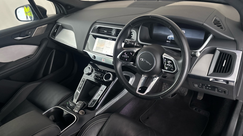 JAGUAR I-PACE Image 9