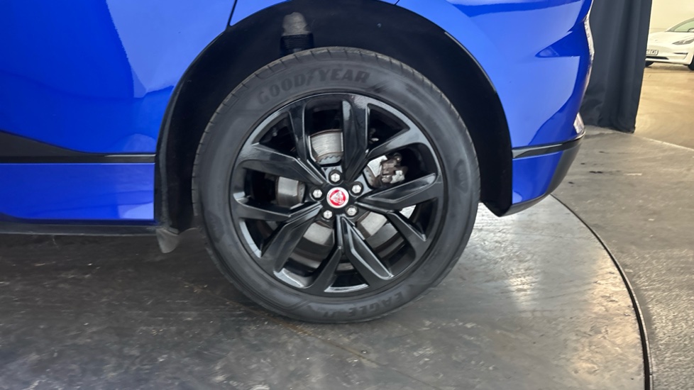 JAGUAR I-PACE Image 18