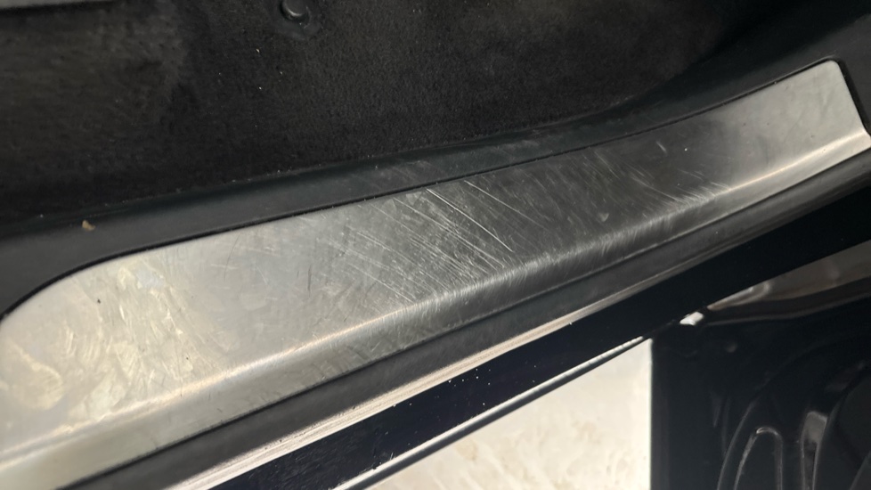 LAND ROVER RANGE ROVER SPORT scratches