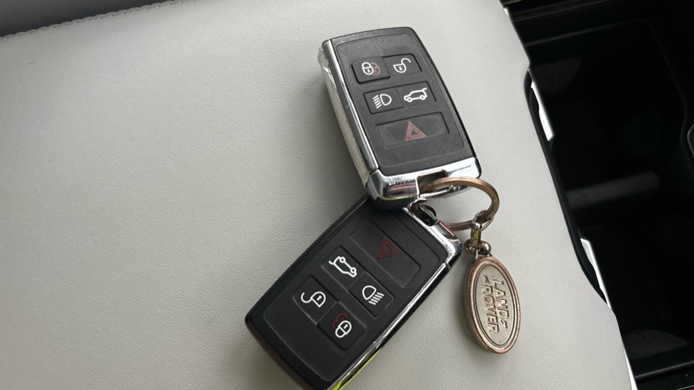 LAND ROVER RANGE ROVER SPORT two keys